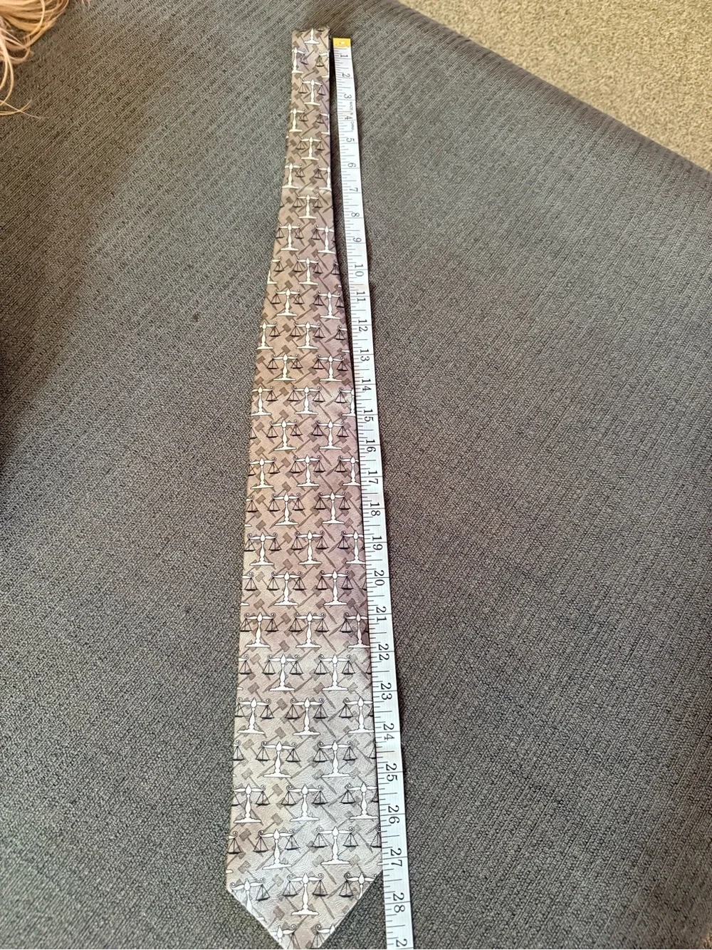RM Style Men's Beige Patterned Tie - Scales Motif